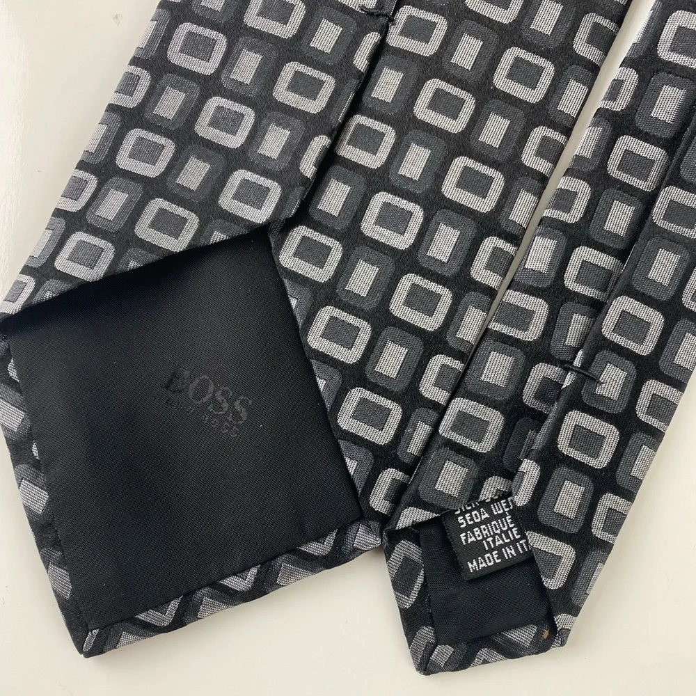 HUGO BOSS Italy geometric silk rectangle graphic neck tie